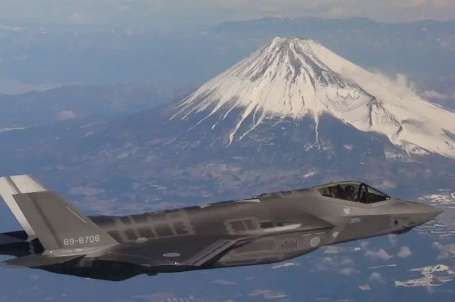 Japan and the U.S. Hold F-35 Stealth Fighter Joint Drill For the First Time