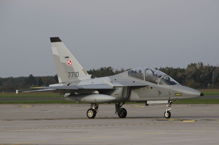 Leonardo’s M-346 is certified as a trainer jet for Polish F-16 and F-35