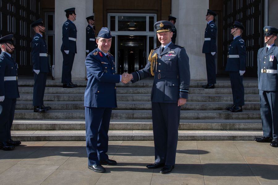 Turkish Air Force Commander visits the UK