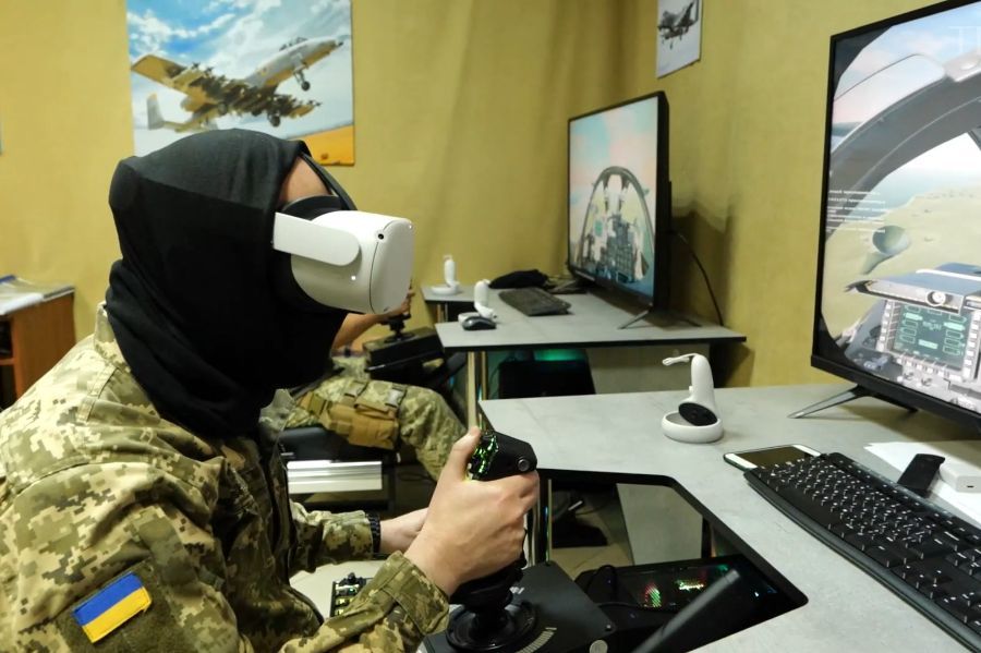 Ukrainian Military Pilots Practice Flying A-10 In a Simulator