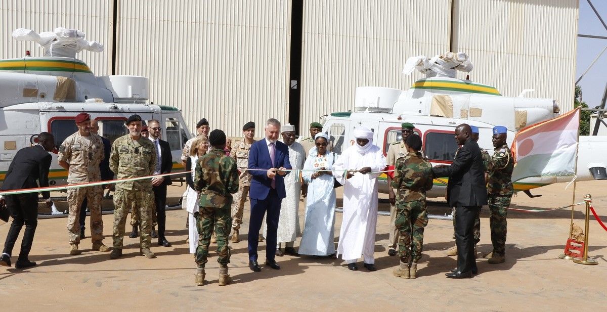 Niger Received Two AB412 Helicopters from Italy