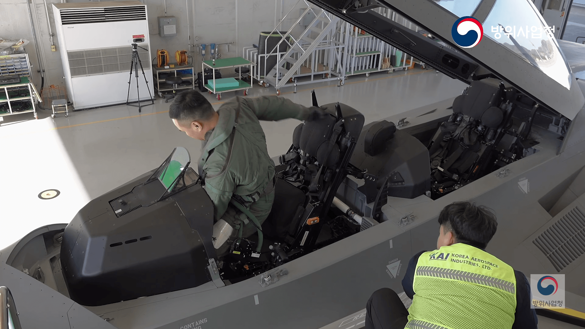 KAI’s Tandem-Seat KF-21 Boramae Prototype Makes Maiden Flight
