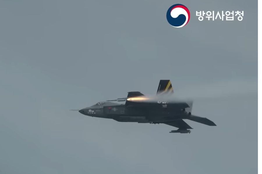KF-21 Boramae Fires IRIS-T Missile for the First Time