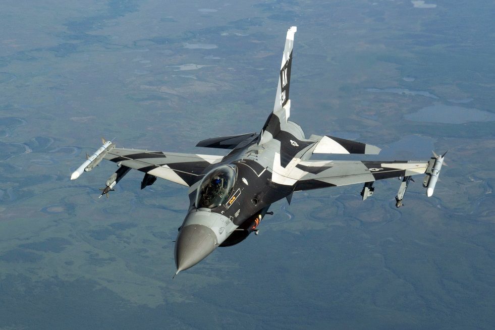 f-16 fighting falcon TurDef.jpg