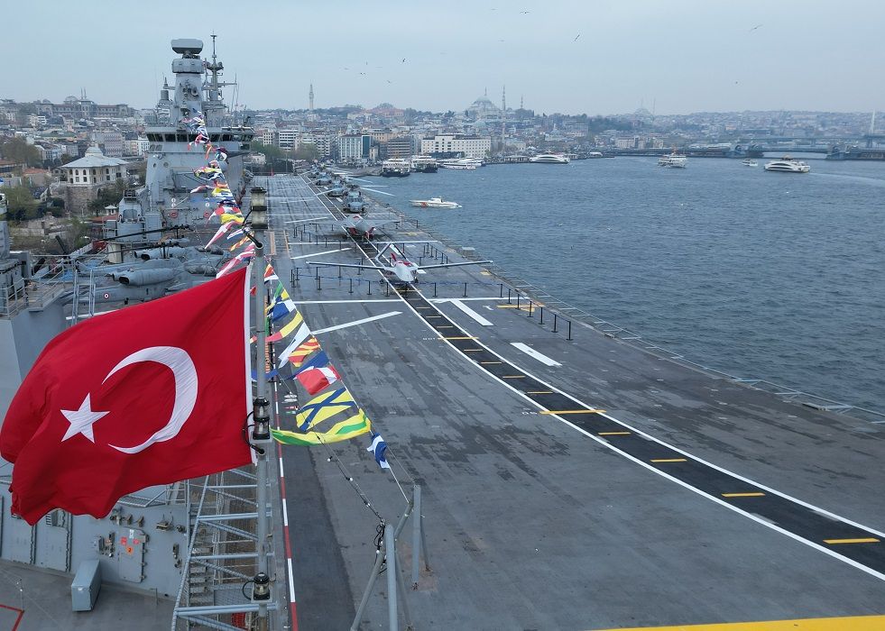 Turkish Navy Brings TCG İstanbul and Anadolu at IDEF