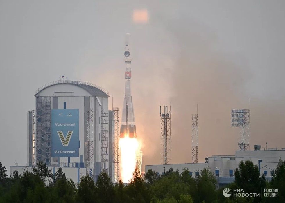 Russia Launches the Soyuz 2, aiming Moon’s South Pole