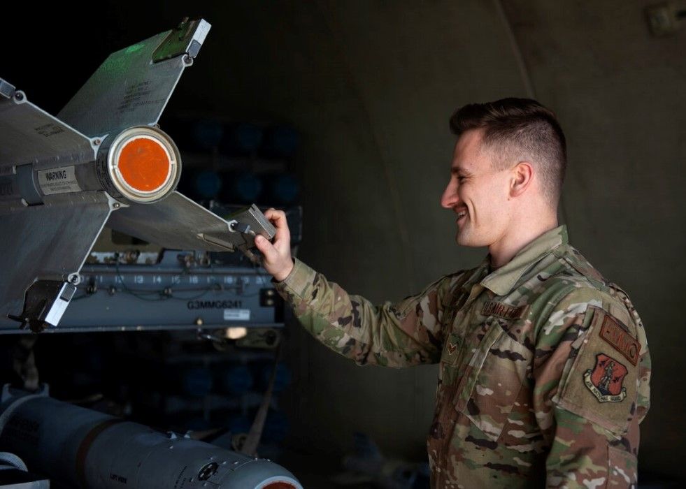 The U.S. Supplies AIM-9M to Ukraine