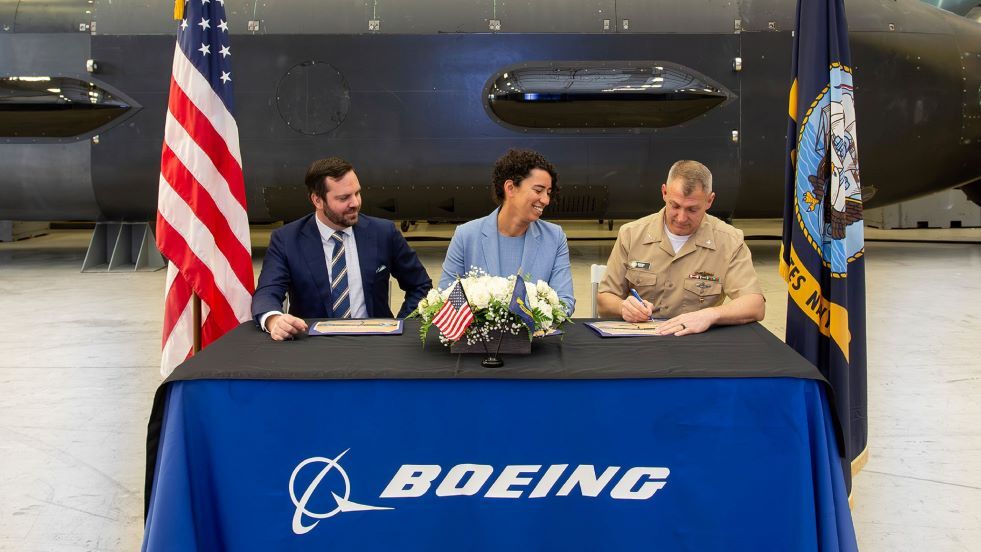 Boeing ORCA XLUUV ceremony TurDef.jpg