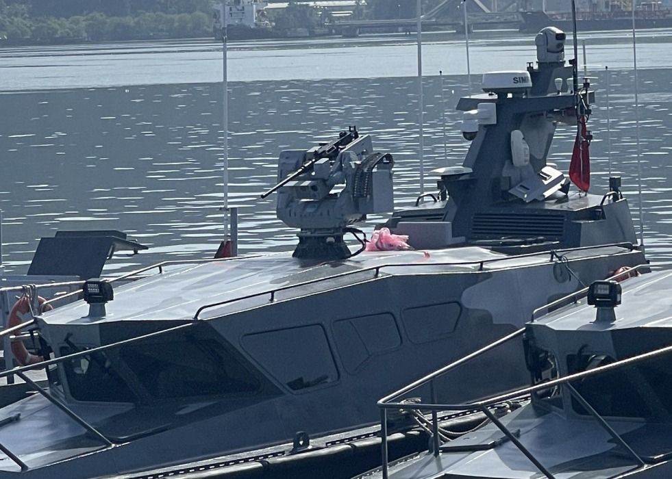 Malaysian Navy Starts Using CANiK M2 QCB HMGs