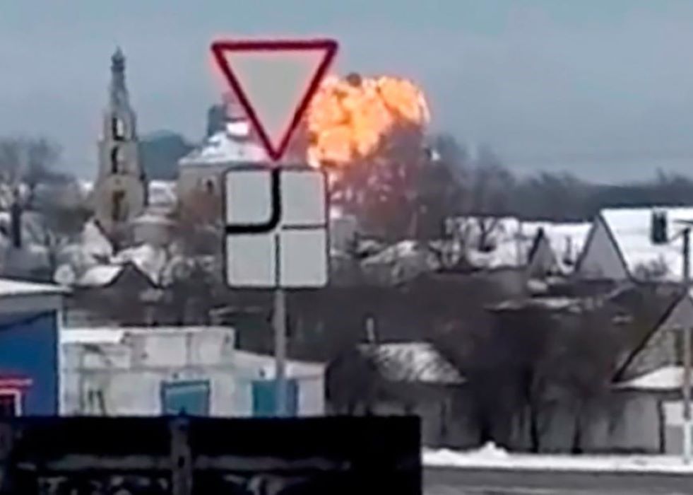 Russian Ilyushin-76 Aircraft Crashes Carrying Ukrainian PoWs 