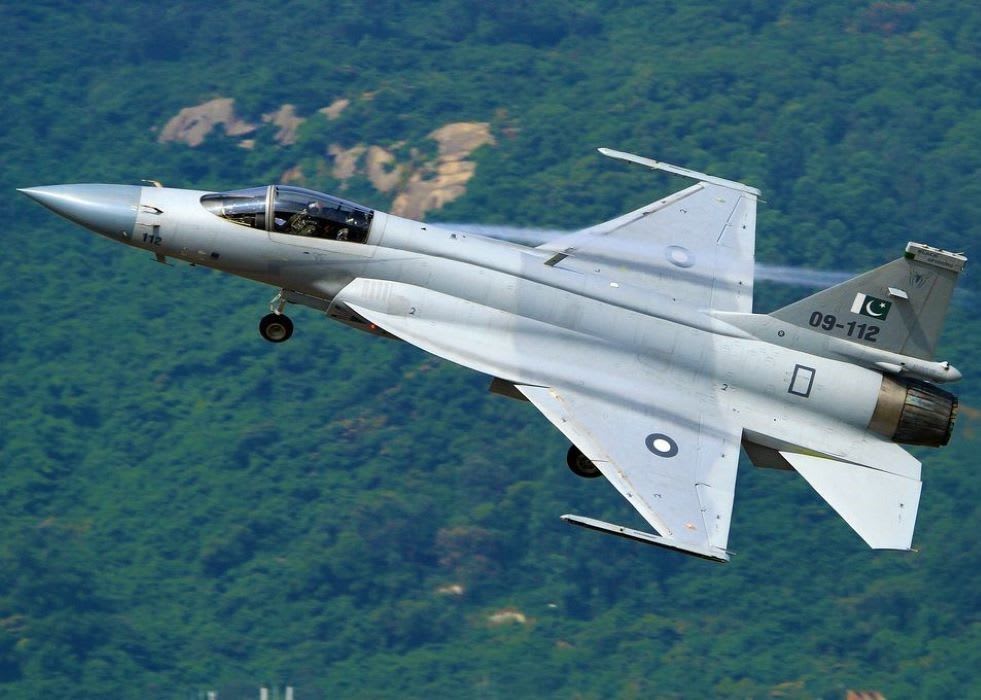 Azerbaijan Acquires JF-17 Block-III Fighters from Pakistan
